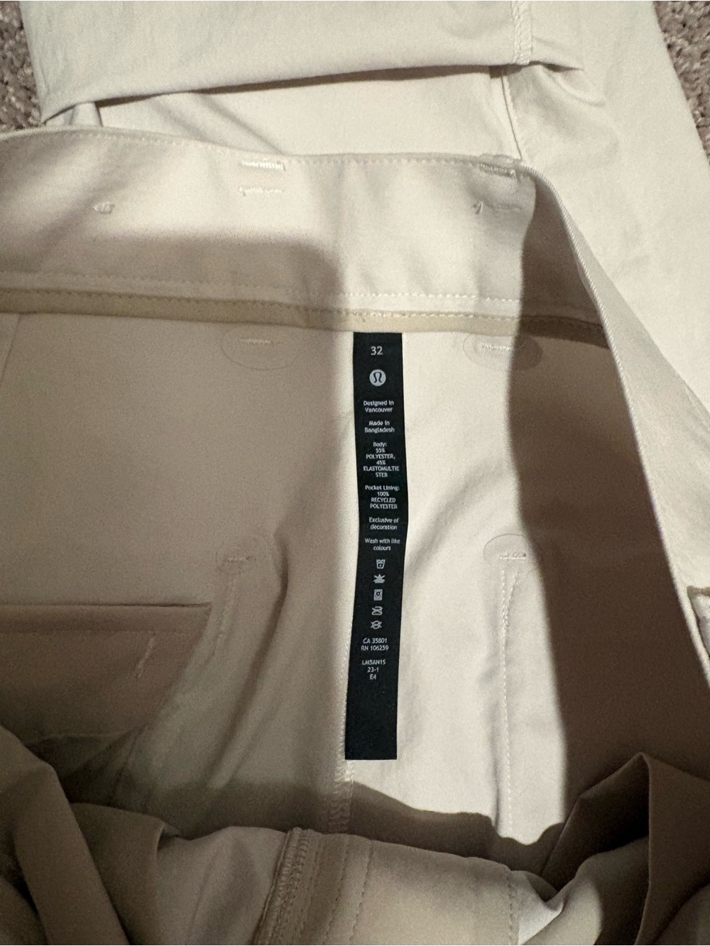 Lululemon Relaxed-Tapered Trouser *Cropped BONE 32
